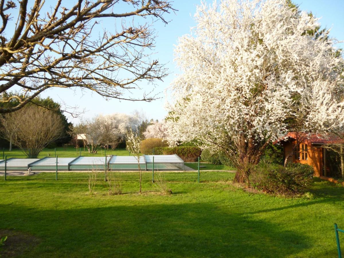 Home Vacances 4 Etoiles Par Cdt Dordogne Le Pizou Exterior photo